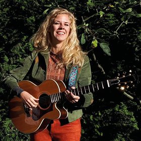 Pia Singer-songwriter